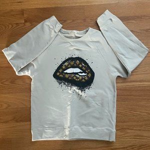 Lips sweatshirt size large